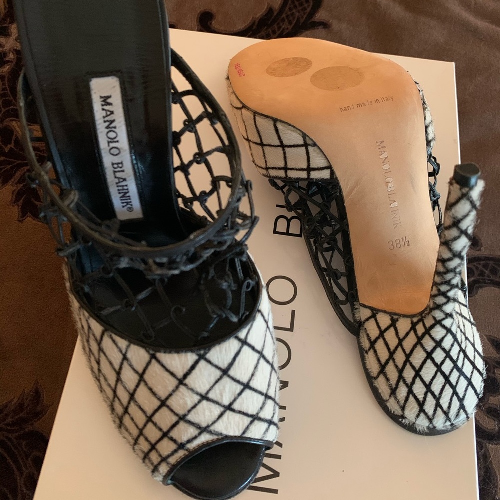 Authentic Manolo Blahnik shoes heels fishnet $995 - Picture 5 of 9